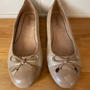 New Vionic Women's Beige Gold Ballet Bow Flats